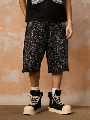 Schwarze Strass-Shorts – am Model, Vorderansicht nah | XoKool