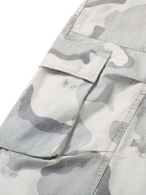 Graue Camo Shorts – Cargotasche seitlich im Detail | XoKool