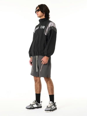 Color block windbreaker – Black on model, side full length | XoKool