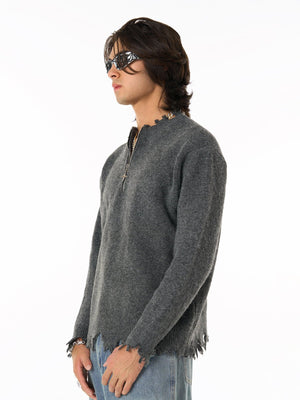 Distressed Quarter Zip Pullover – am Model, von der Seite | XoKool
