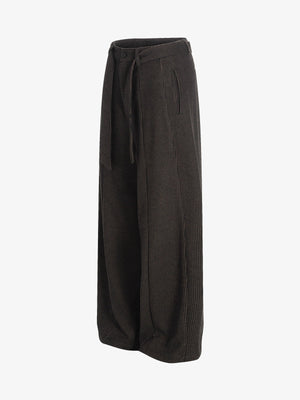 Pantalones plisados de pierna ancha – café, vista lateral plana | XoKool