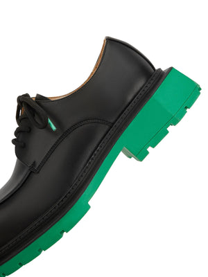 Chunky Derby Schuhe – Nahaufnahme von Ferse und Profilsohle (grüne Sohle) | XoKool
