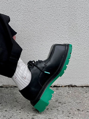 Chunky Derby Schuhe – Streetfoto, am Fuß (grüne Sohle) | XoKool