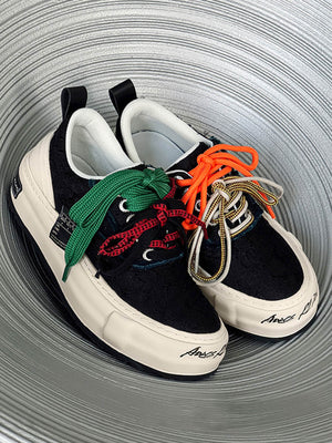 Double lace skate shoes – Black pair in tube | XoKool