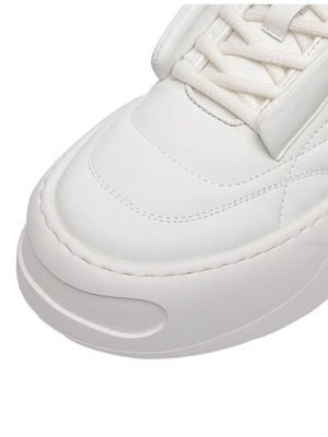 Gesteppte Plateau Sneaker – Nahaufnahme der Kappe | XoKool