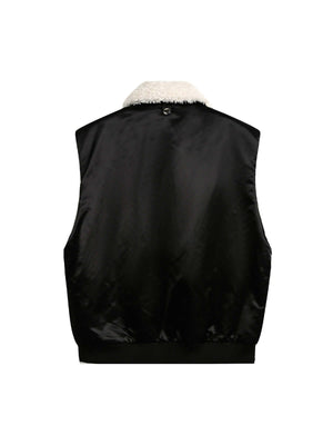 Reversible Wear Sherpa Vest Cozy Two-in-One Style Stay versatile with the Reversible Wear Sherpa Vest. Designed for comfort and style, this two-in-one piece features a cozy sherpa side and a sleek reverse for any look. Key Features: Material: Soft Sherpa