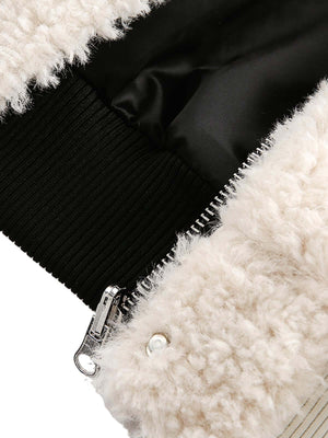 Reversible Wear Sherpa Vest Cozy Two-in-One Style Stay versatile with the Reversible Wear Sherpa Vest. Designed for comfort and style, this two-in-one piece features a cozy sherpa side and a sleek reverse for any look. Key Features: Material: Soft Sherpa