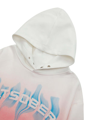 Hoodie con degradado aerografiado y letras de llamas – blanco, detalle de la capucha | XoKool