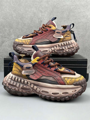 Distressed Chunky Sneaker – Paar gestapelt auf der Box | XoKool