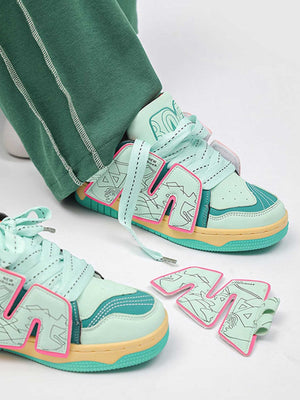 Skate Sneakers mit Buchstaben – Detailansicht | XoKool