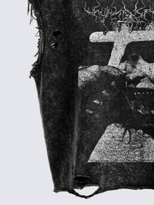 Sleeveless graphic tee – print and hem close-up | XoKool