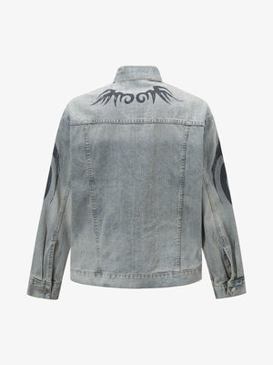 Light Wash Jeansjacke mit Tribal-Print – Rückseite flach | XoKool