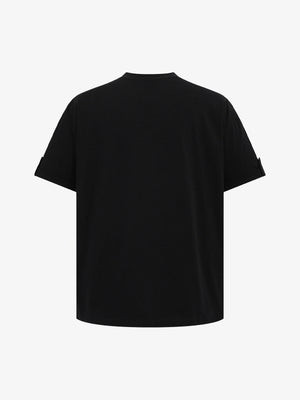 Boxy T-Shirt mit Kontrastnähten und Knopfbündchen – Schwarz, Rückseite | XoKool