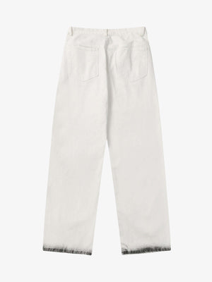 Straight Leg Jeans in Weiß mit schwarzem Spray-Dye – Rückseite flach | XoKool