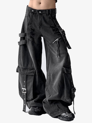 Baggy Cargo Jeans – Black, on model, front | XoKool
