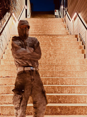 Grey Cargo Jeans – street photo, orange filter | XoKool