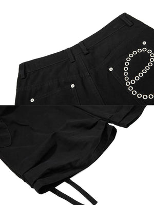 Pleated cargo shorts – Black back pocket and hem close-up | XoKool