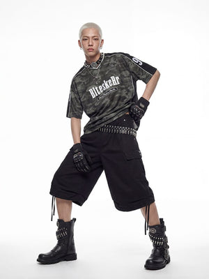 Pleated cargo shorts – on model, pose | XoKool