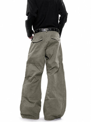 Pantalones barrel con pliegues en las rodillas – en modelo, Verde oliva trasera | XoKool