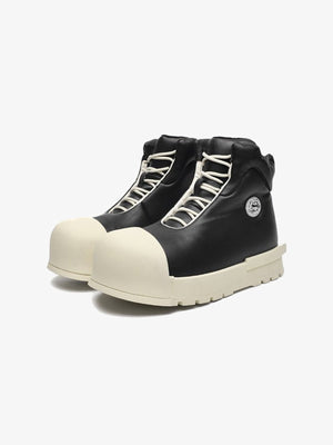 Big Round Toe High Top Boots zum Schnüren – Schwarz/Creme, Paar von der Seite | XoKool