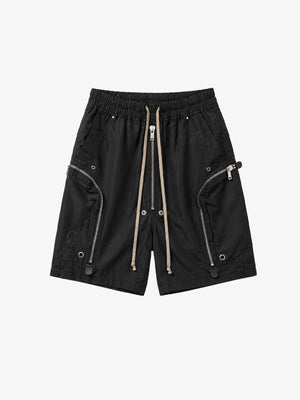 Schwarze Cargo Shorts mit Reißverschlusstaschen und Kordeln – Schwarz, Vorderansicht flach | XoKool