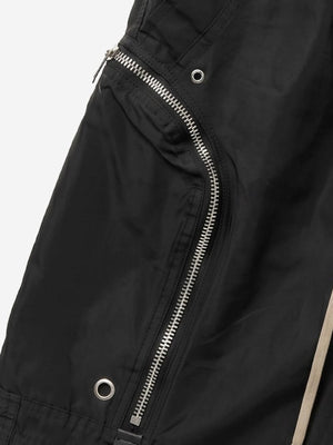 Cargo Shorts – Detailansicht der seitlichen Reißverschlusstasche | XoKool