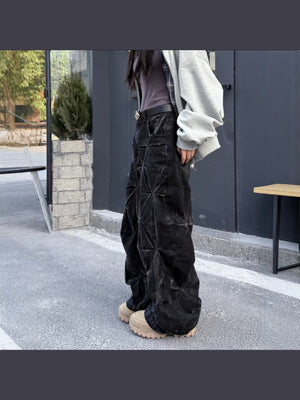 Crinkle Baggy Jeans – street photo, side | XoKool