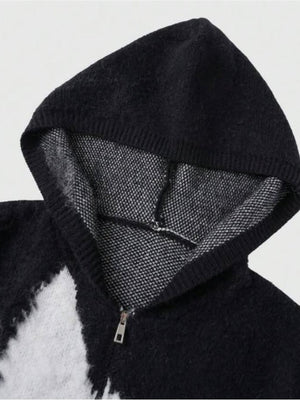 Schwarzer Fuzzy Knit Zip Hoodie mit Abstract-Print – Kapuze und Reißverschluss Nahaufnahme | XoKool