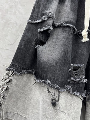 Zweifarbige lange Jorts – Nahaufnahme von Riss und Öse | XoKool