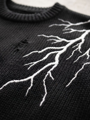 Lightning bolt sweater – lightning graphic close-up | XoKool