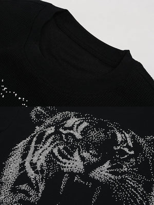 T-Shirt mit Strass-Tiger – Ausschnitt und Strass-Tiger Nahaufnahme | XoKool