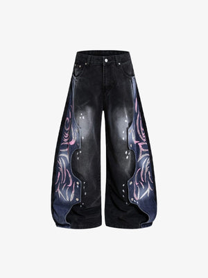 Schwarze bemalte Jeans mit blauen Colorblock-Einsätzen – Vorderansicht flach | XoKool