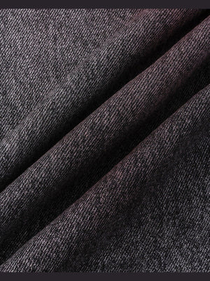 Jeans barrel cargo rojos con efecto desvaído – detalle de la tela | XoKool