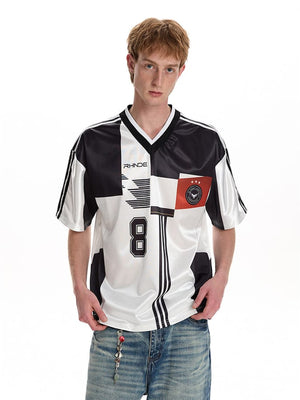 Camiseta de fútbol retro – en modelo, frontal | XoKool