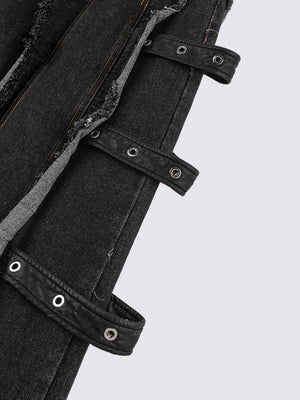 Black frayed jeans – eyelet tab close-up | XoKool