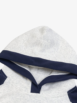 Color Block Hoodie mit V-Ausschnitt und Jersey-Streifen – Kapuze mit V-Ausschnitt Nahaufnahme | XoKool