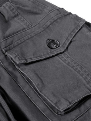 Graue Cargohose – Nahaufnahme der Cargotasche mit Klappe | XoKool