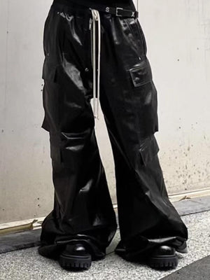 Coated cargo pants – On model, front close | XoKool