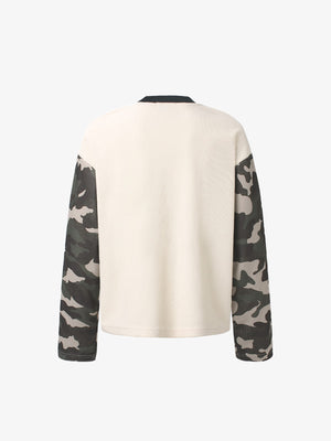 Cremefarbenes Waffel-Longsleeve mit Camo-Ärmeln – Rückseite flach | XoKool