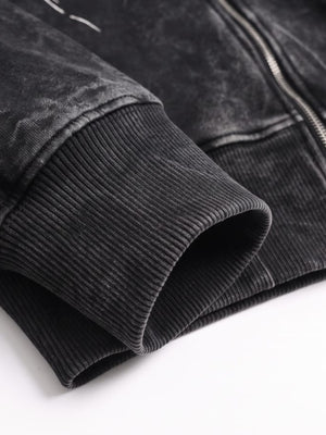 Hoodie corto con cierre y acid wash – detalle del puño | XoKool