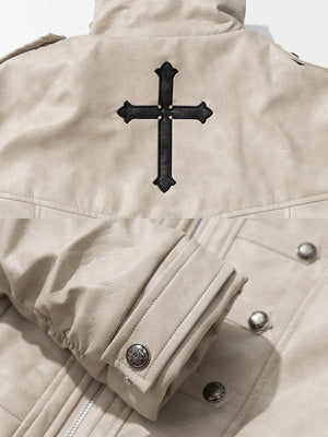 Kunstlederjacke mit Cross Patches – Creme, Nahaufnahme von Kreuz am Rücken und Bündchen | XoKool