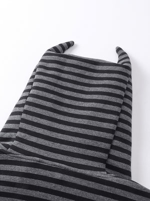 Zip Hoodie mit Teufelshörnern – Nahaufnahme Kapuzenhörner von hinten | XoKool