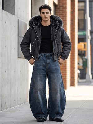 Dark Wash Horseshoe Jeans with Twisted Seams – street photo, front | XoKool