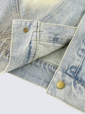 Jeansjacke im Dirty Wash – Nahaufnahme von vorderem Saum und Druckknöpfen | XoKool