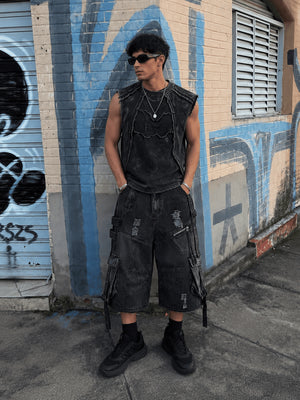 Distressed Cargo Jorts mit hängenden Riemen – Washed Black, Streetfoto | XoKool
