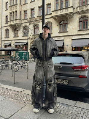 Distressed Cropped Kapuzenjacke in Washed Grey – Streetfoto, Ganzkörperansicht | XoKool