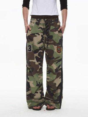 Pantalones deportivos de camuflaje – En modelo, frontal | XoKool