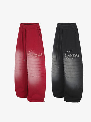 Pleated sweatpants – Red and Black front | XoKool