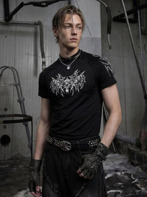 Tribal-T-Shirt mit Stehkragen – am Model, Schwarz, vorne | XoKool