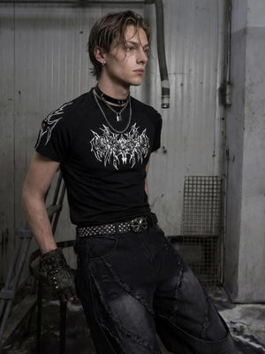 Enges Raglan-T-Shirt mit Stehkragen und Tribal-Print – am Model, Schwarz, gestylt | XoKool